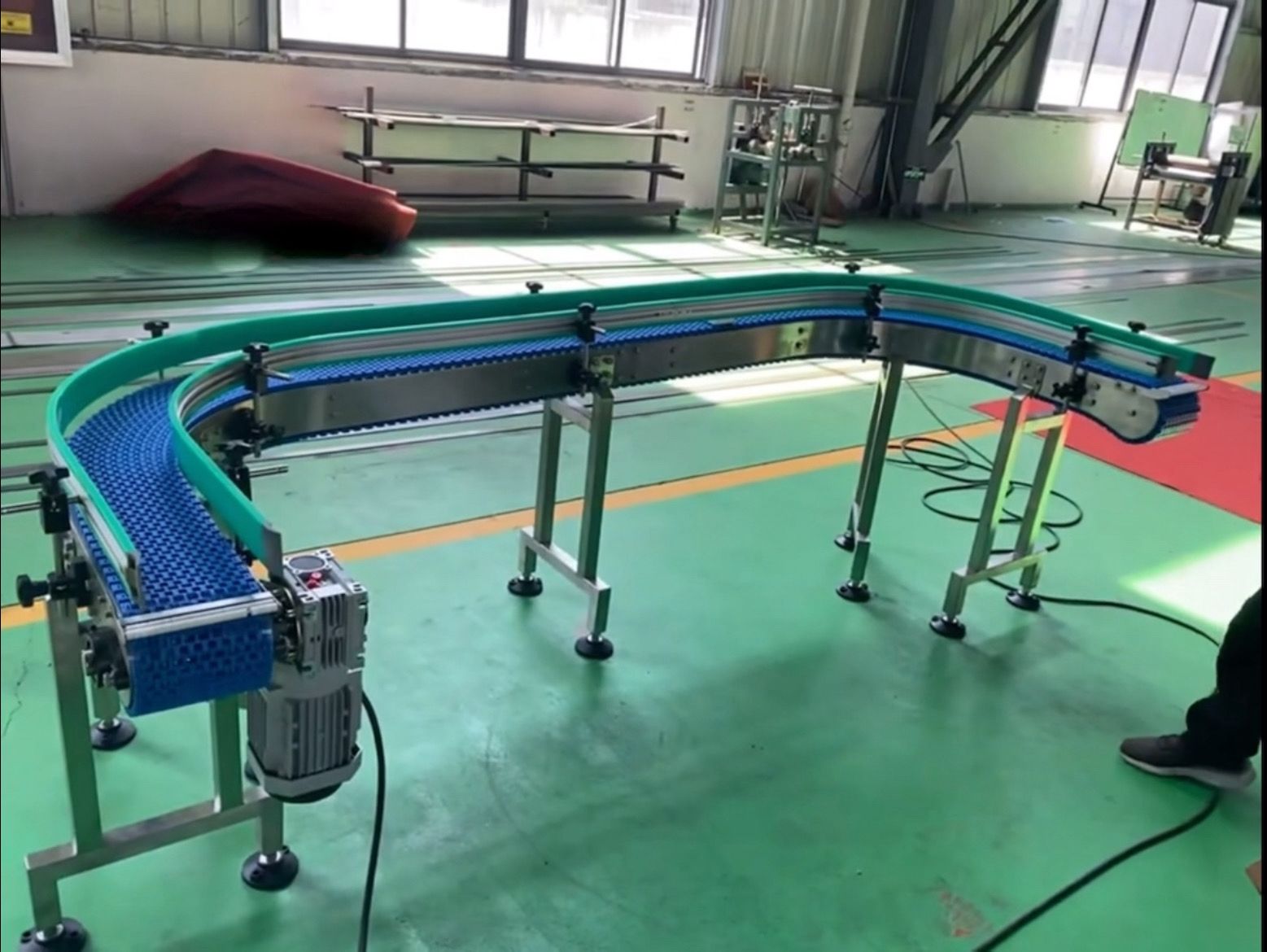 90 Derece Modüler Bantlı Dönüş Konveyörü